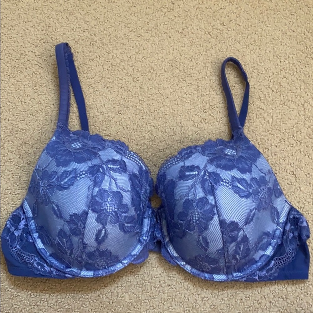 Victoria’s Secret Bra: BODY BY VICTORIA. 36D.